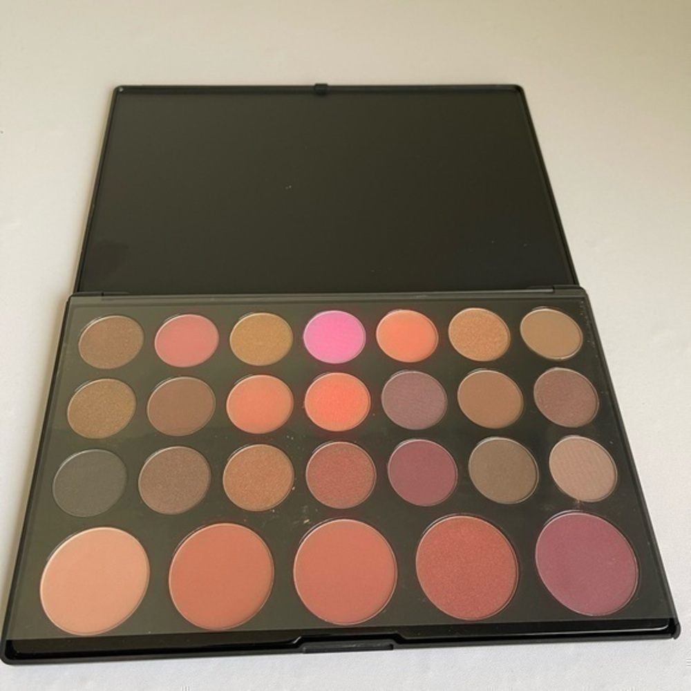 BH Cosmetics Blushed Neutrals blush palette